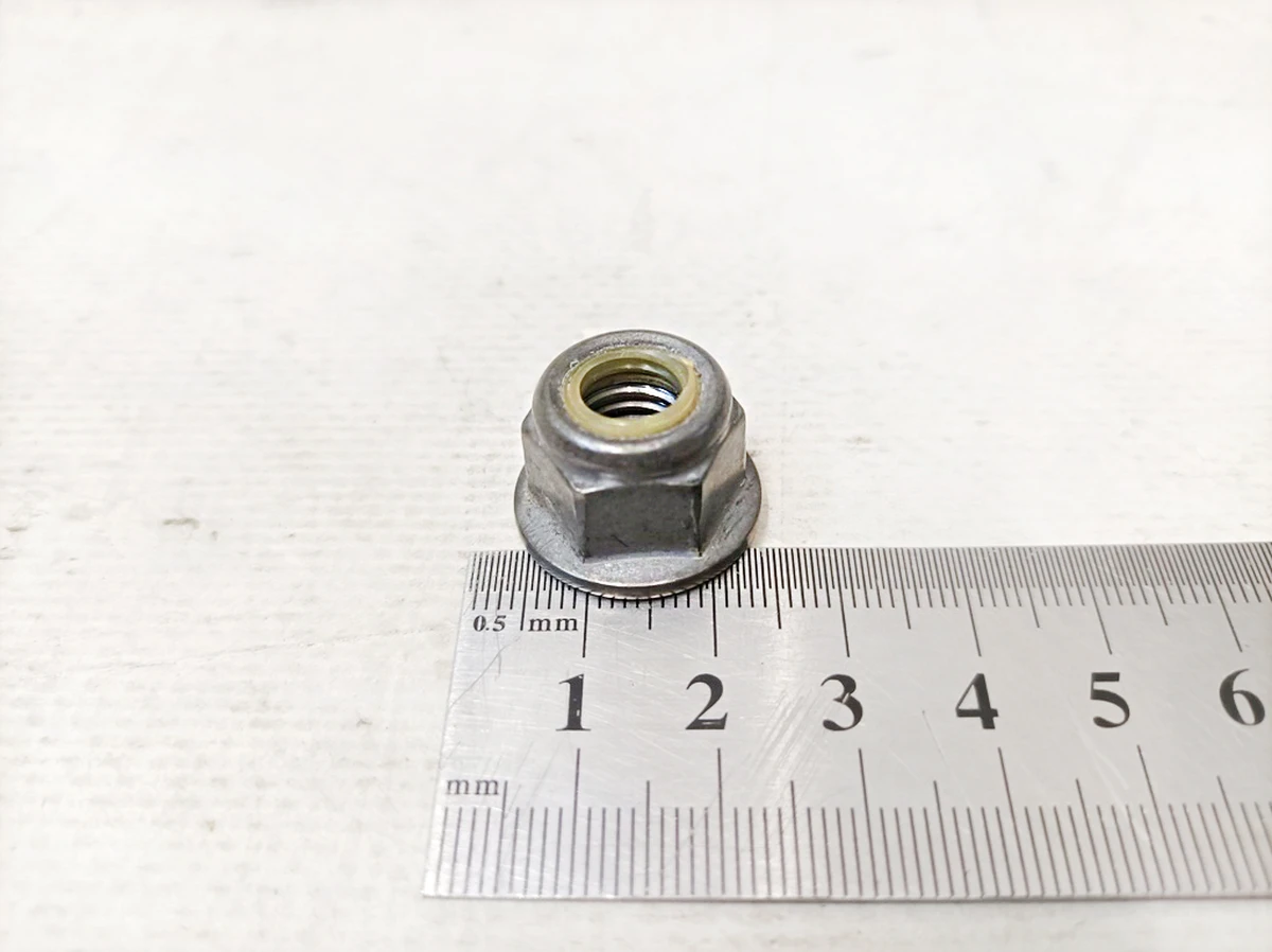 Гайка самоконтрящаяся M10 Mercedes EQS 000000-008270