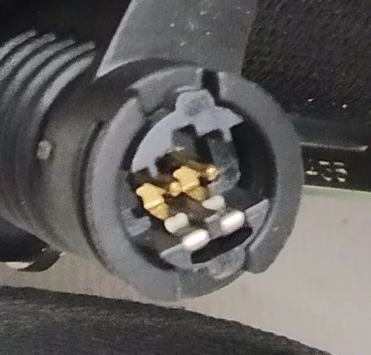 Ремень безопасности 2-го ряда сидений левый в сборе BMW I3 72117304151