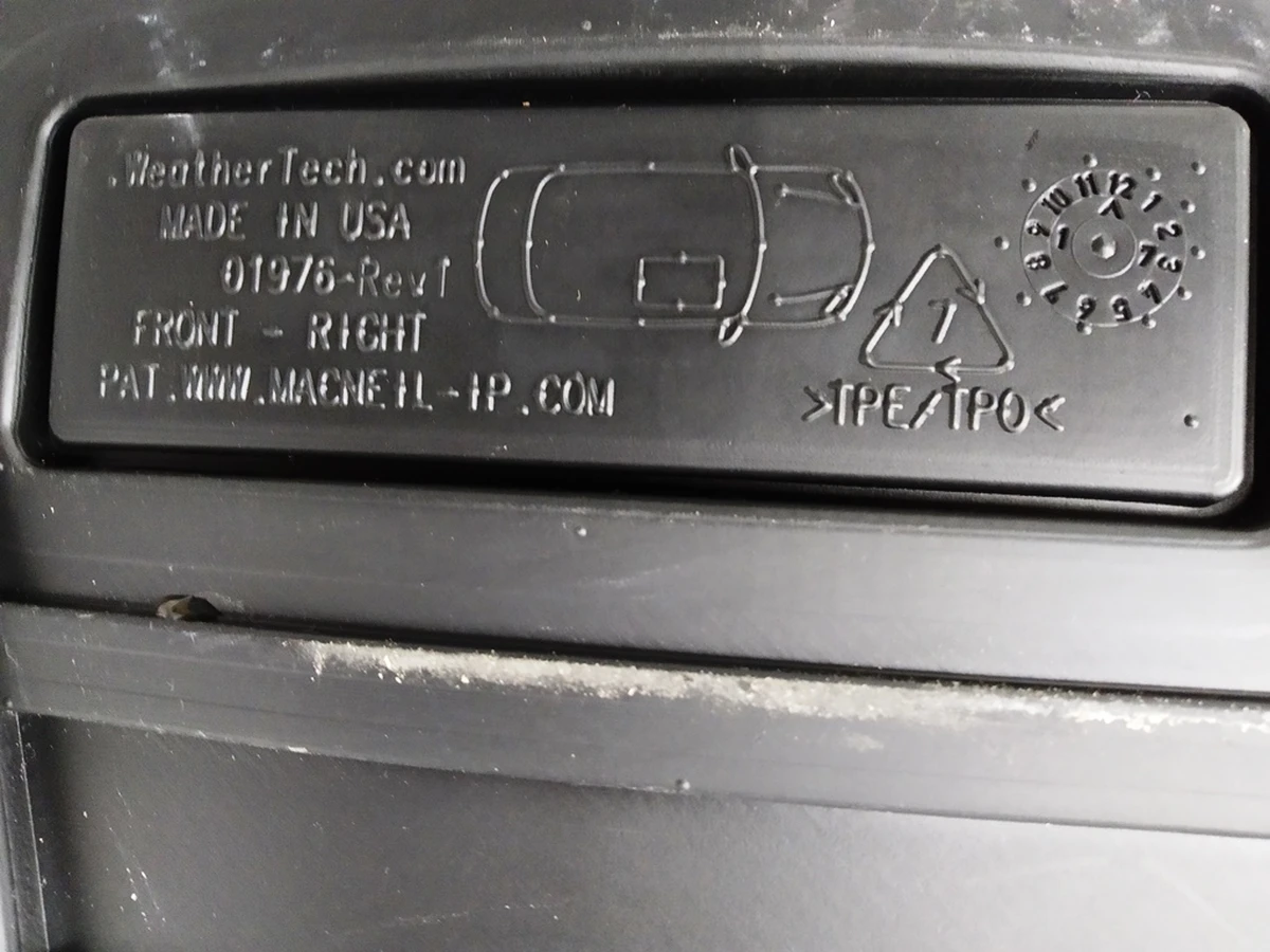 5 Коврик напольный резиновый 1-го ряда сидений правый Tesla model S REST 1047686-00-Y