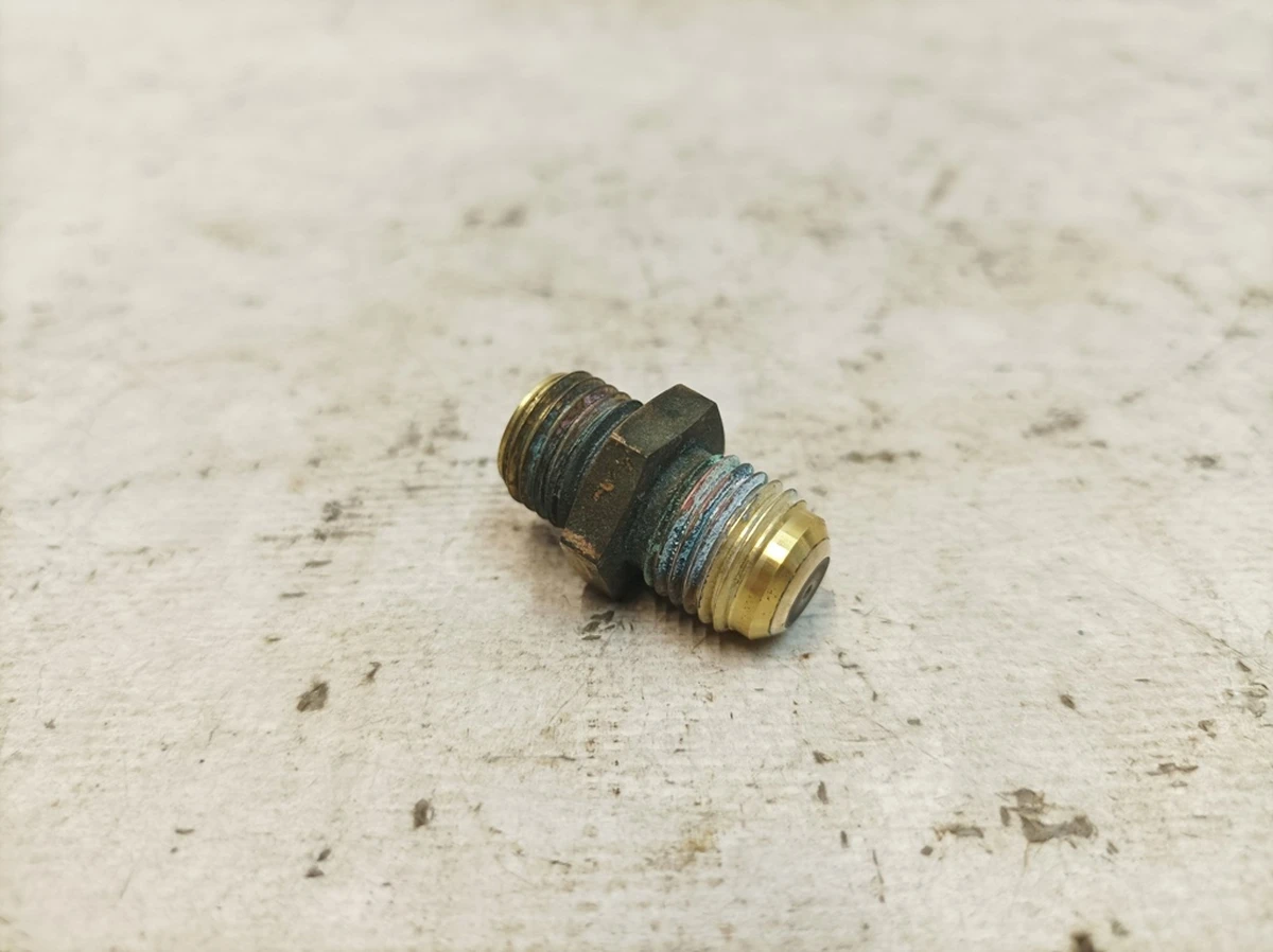 Адаптер паливопровід - паливна рампа Audi Q7 06K127065E