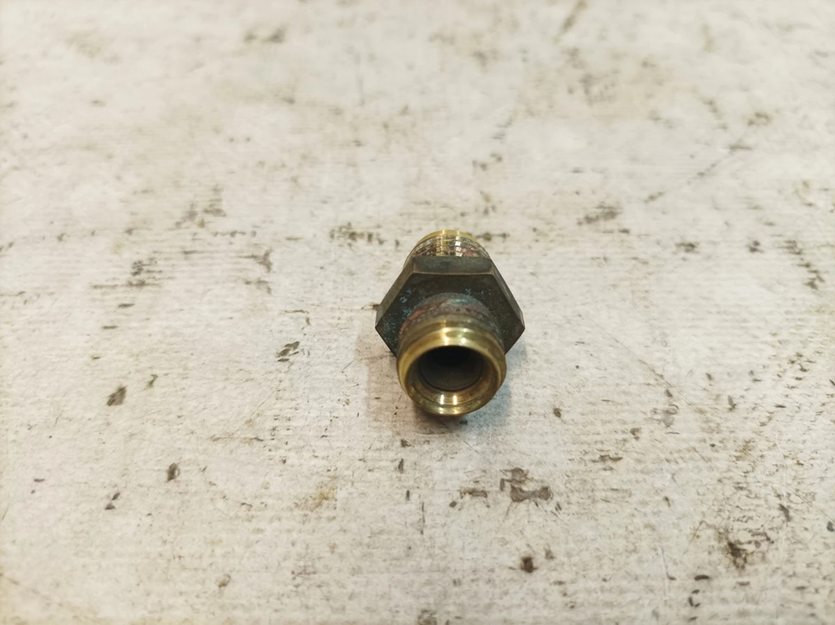 Адаптер паливопровід - паливна рампа Audi Q7 06K127065E