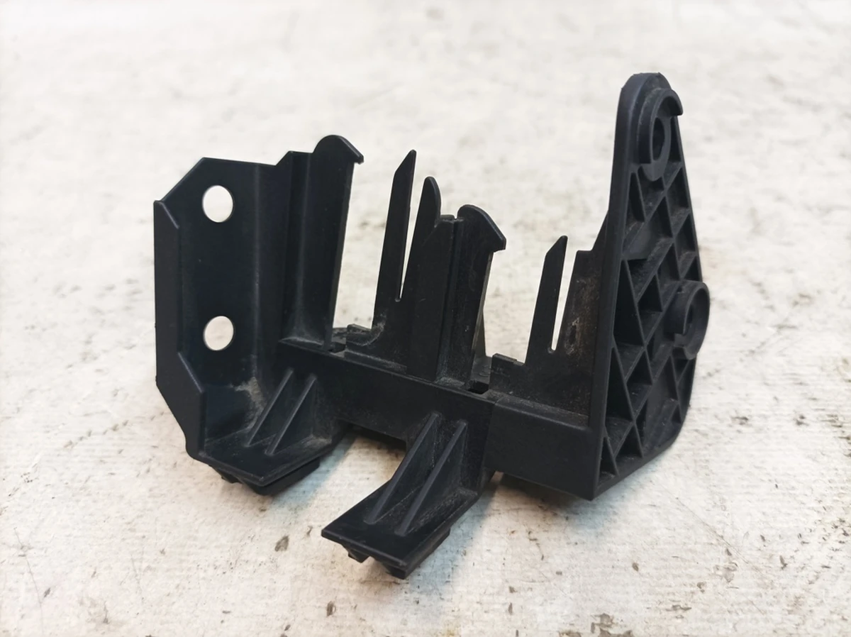 Mounting connectors for wiring injectors Audi Q7 06K971497D