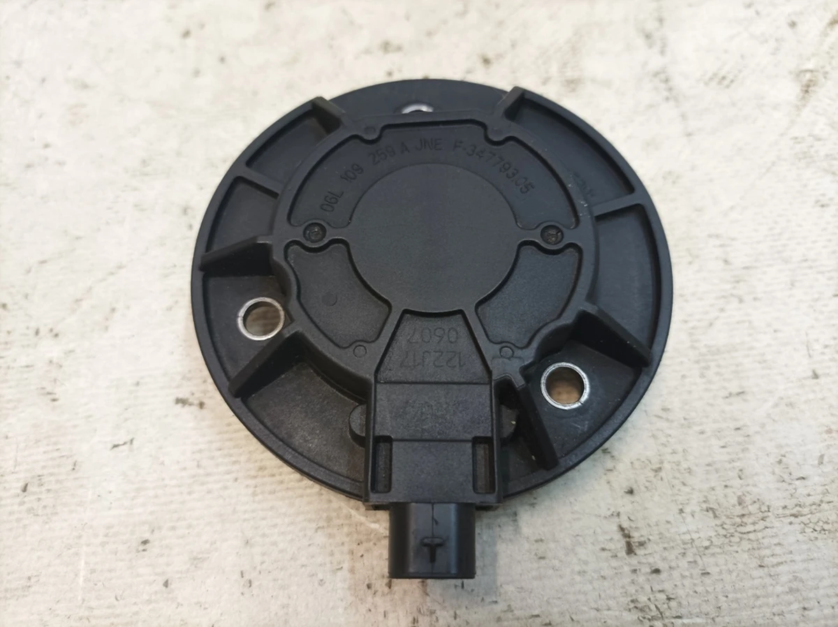 Клапан електромагнітний положення фаз розподільного валу Audi Q7 06L109259A