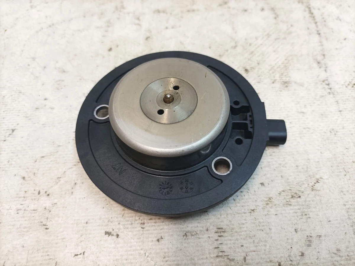 Клапан електромагнітний положення фаз розподільного валу Audi Q7 06L109259A