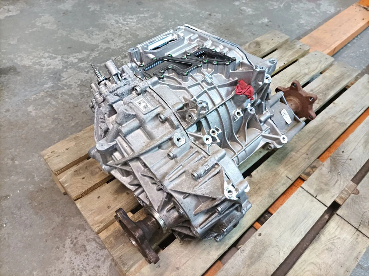 Двигатель передний без инвертора Audi E-tron 0EF903041L