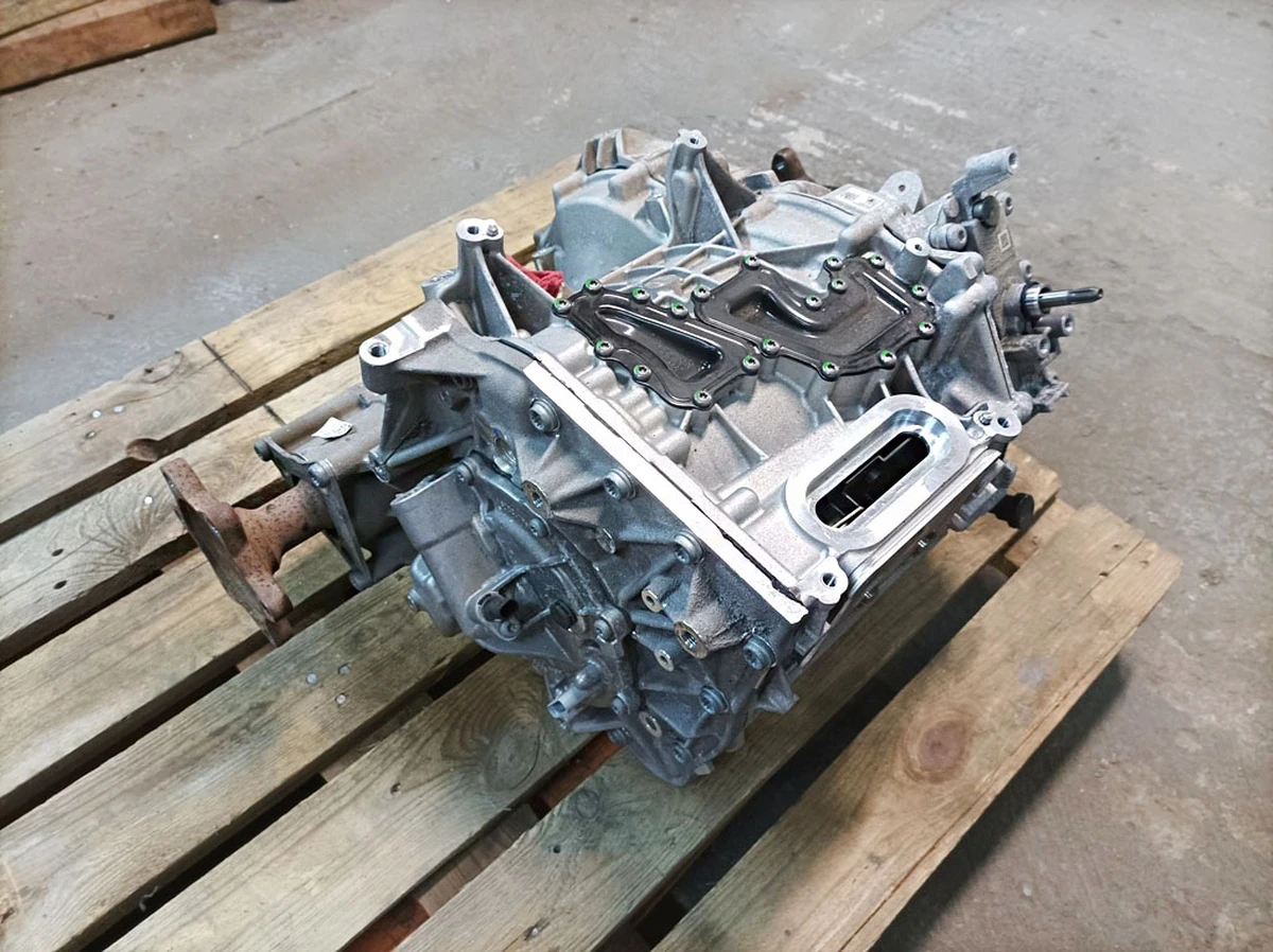 Двигатель передний без инвертора Audi E-tron 0EF903041L