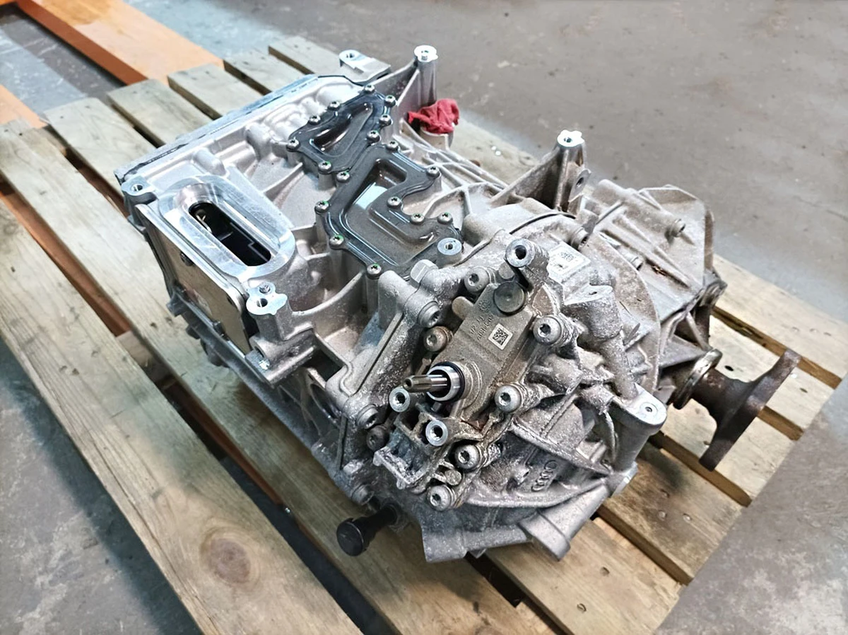 Двигатель передний без инвертора Audi E-tron 0EF903041L