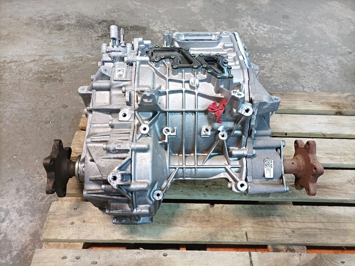 Двигатель передний без инвертора Audi E-tron 0EF903041L