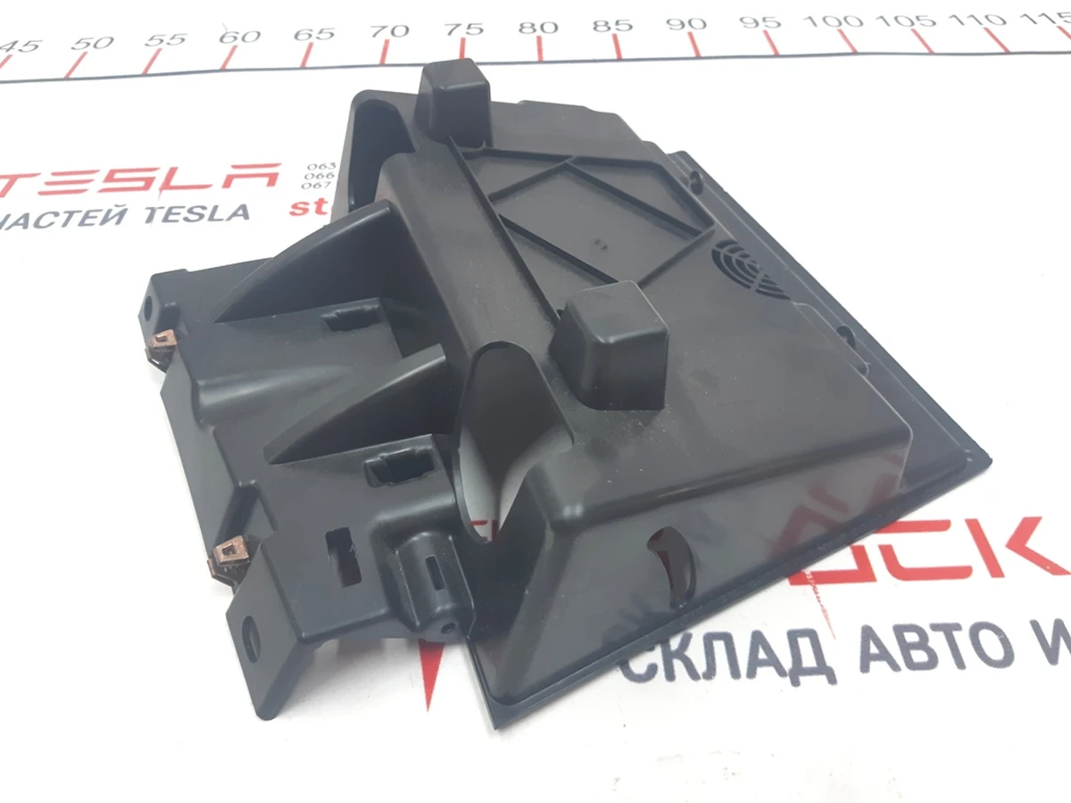Кронштейн опорний основного монітора Tesla model S, model S REST 1002273-00-C