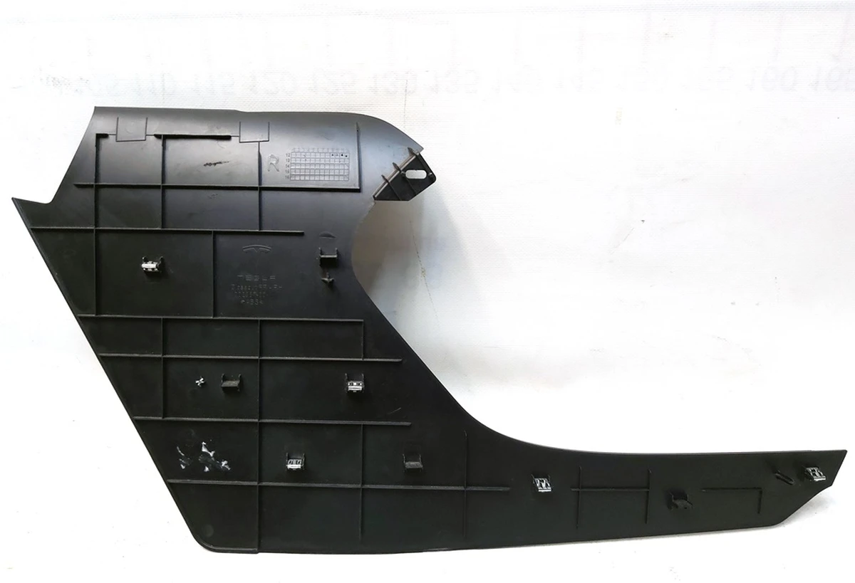 4 ASY, CLOSEOUT, FR, RH, CNTR CONSOLE plastic Tesla model S, model S REST 1002387-00-F