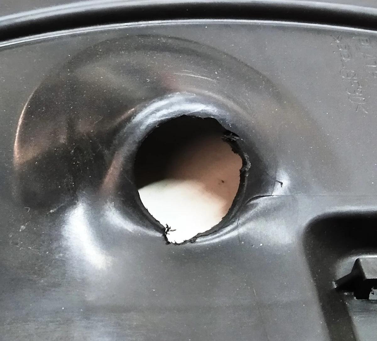 1 Front left inner door trim (plastic) (damaged) Tesla model S, model S REST 1037847-00-D