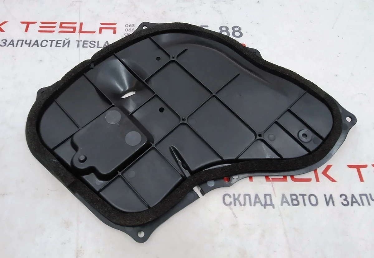 1 Front left inner door trim (plastic) (damaged) Tesla model S, model S REST 1037847-00-D