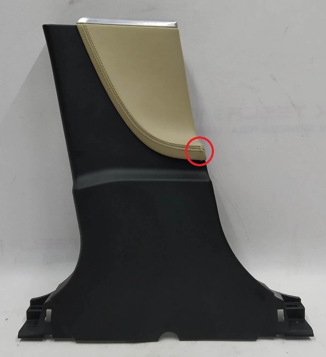 14 Облицювання стійки B нижня ліва PVC TAN з пошкодженням Tesla model S 1024631-10-C