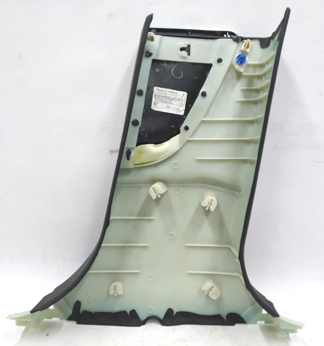 14 Облицовка стойки B нижняя левая PVC GREY с повреждением Tesla model S 1024631-09-C