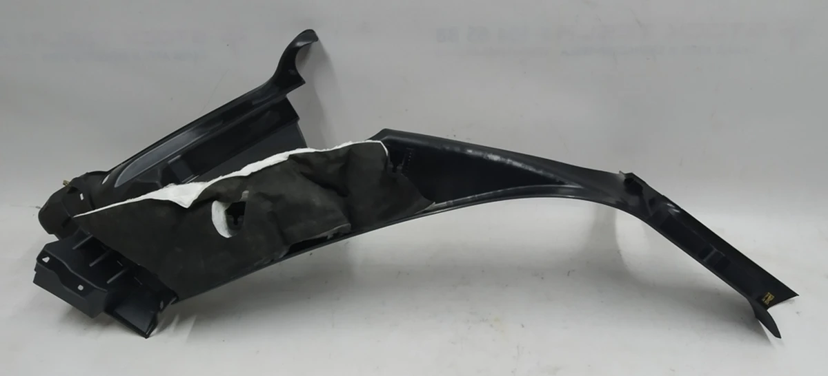 17 Облицювання стійки C нижня ліва LTHR GREY (відламана одна з кріплень) Tesla model S 1051768-05-C