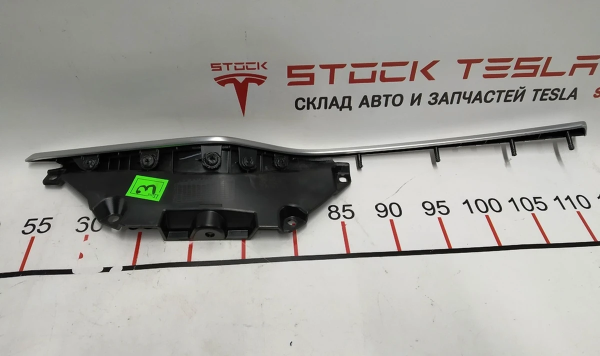 5 Молдинг алюминиевый карты двери задней правой Tesla model S, model S REST 1051390-00-A
