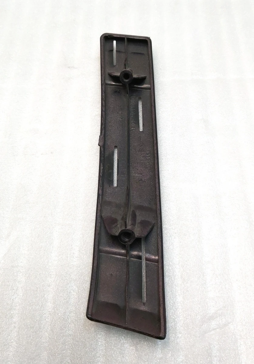 Кронштейн фари противотуманной правої Tesla model S 1003126-00-F