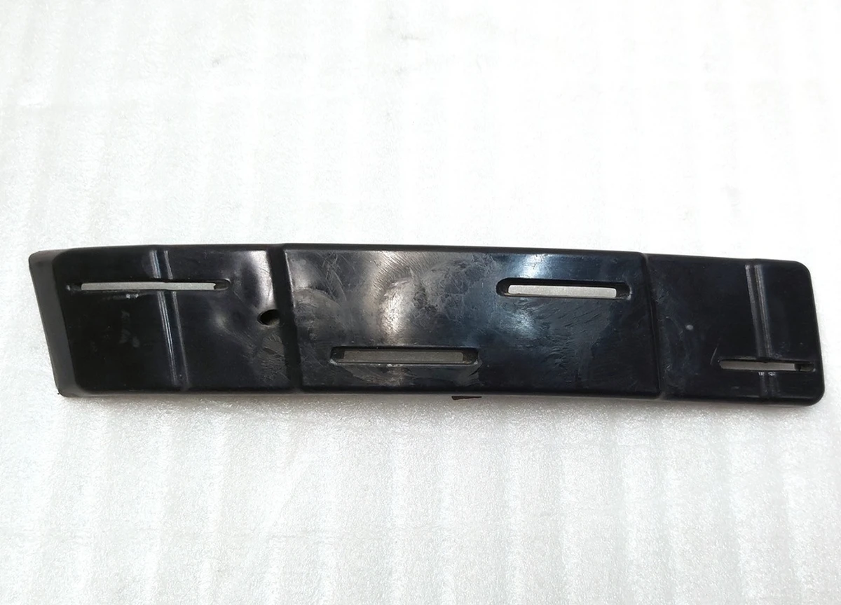 Кронштейн фари противотуманной правої Tesla model S 1003126-00-F