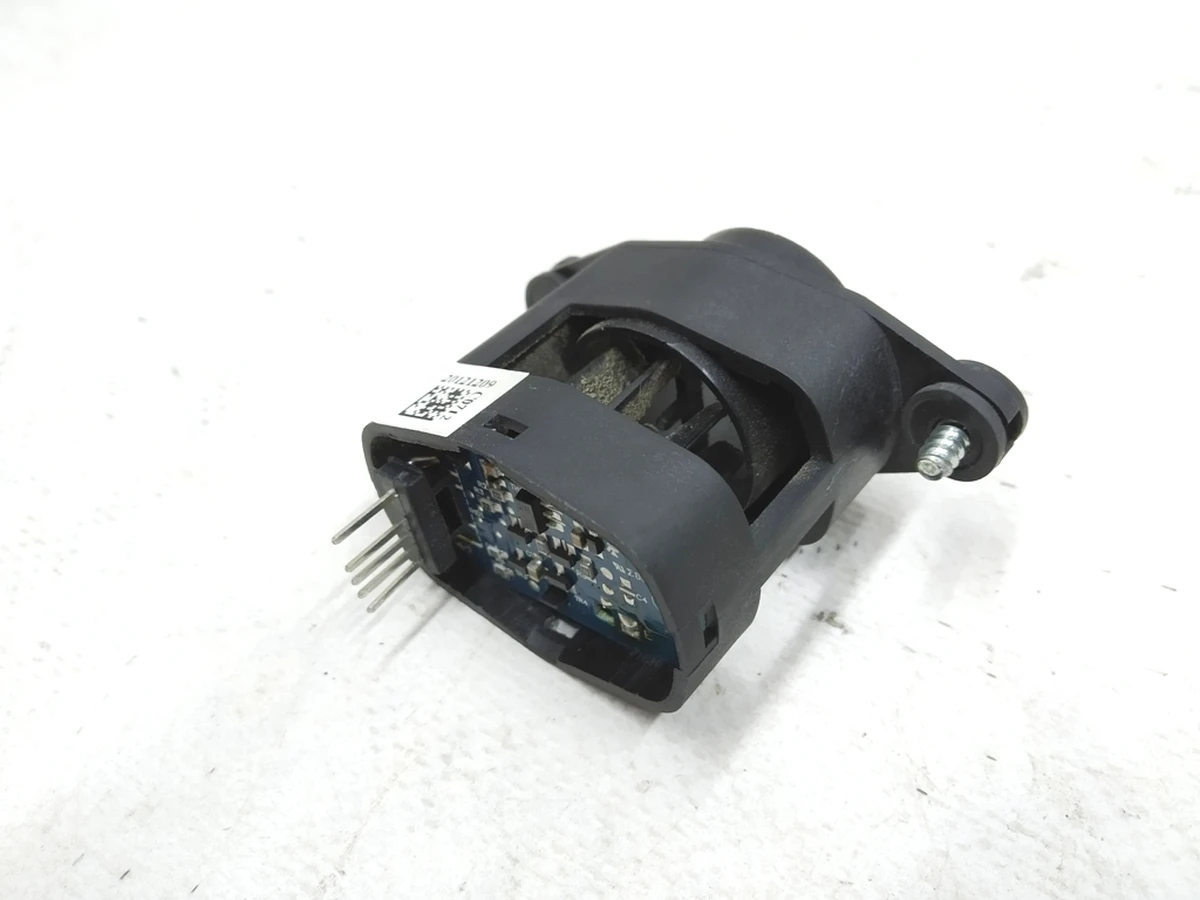 13 Датчик температури салону (активний) Tesla model S 1003326-00-E