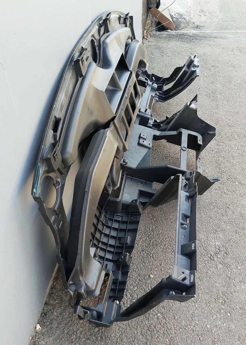 Пластиковий каркас інструментальної панелі Tesla model S 1011184-00-I