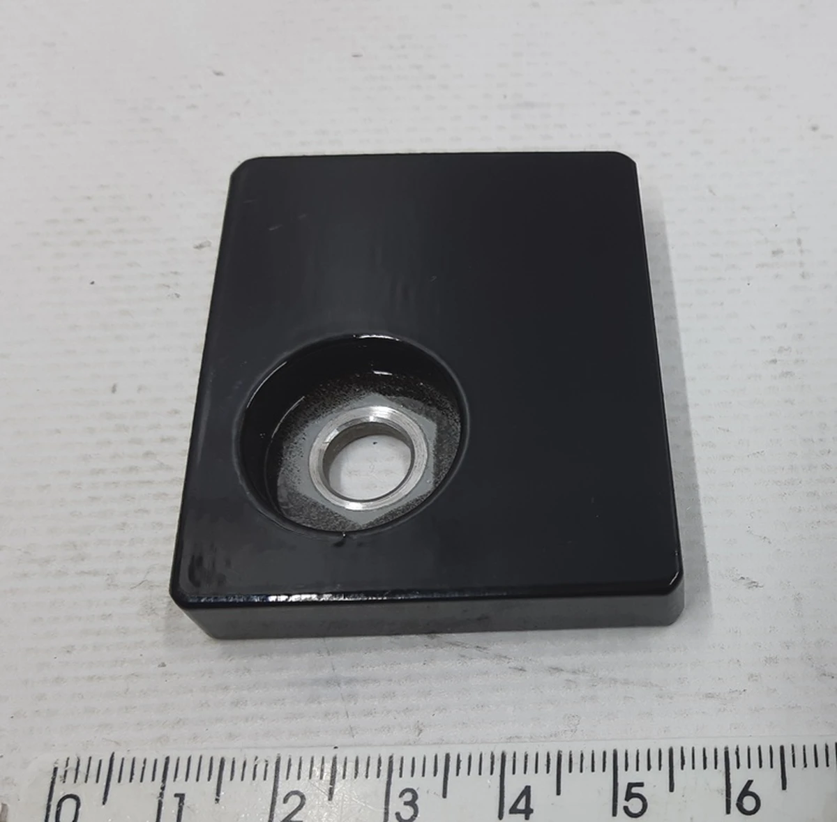 17 Reinforcement loop for fastening the trunk lid (lyady) left large Tesla model X 1003547-00-A