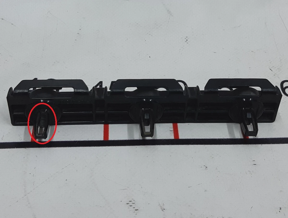 8 Направляющая накладки порога левая/правая задняя с повреждением Tesla model S, model S REST 1003691-00-B