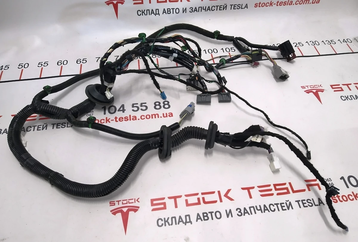 1 Электропроводка двери передней левой Tesla model S 1004419-00-G