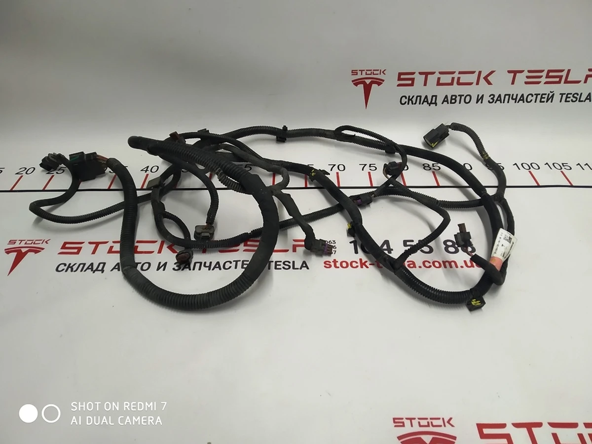 1 Электропроводка бампера переднего (6 дат. сис. 1АП 1 клема) Tesla model S 1004420-04-M
