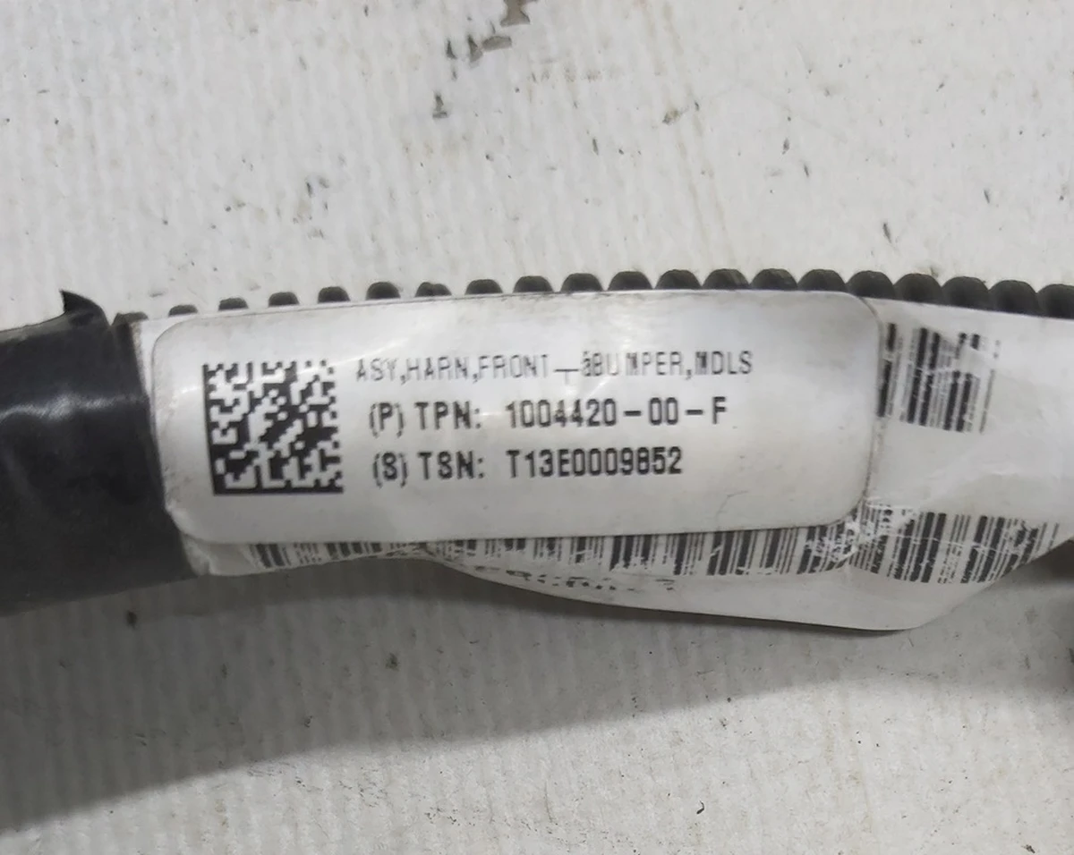 1 FRONT BUMPER HARNESS ASSEMBLY - PARK ASSIST AND DRIVER SUPPORT SYSTEM Tesla model S 1004420-00-M