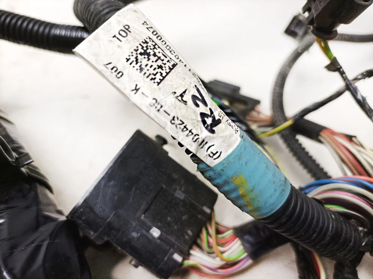 Электропроводка приборной панели кузова (нижняя) RWD Tesla model S 1004423-00-K