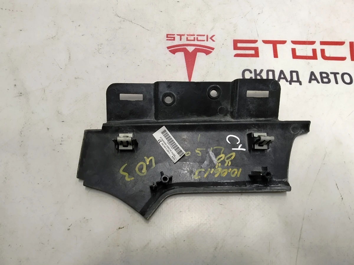 23 Декоративна накладка центральної панелі ліва водійська OBECHE GLOSS VERTICAL Tesla model S 1004518-06-F