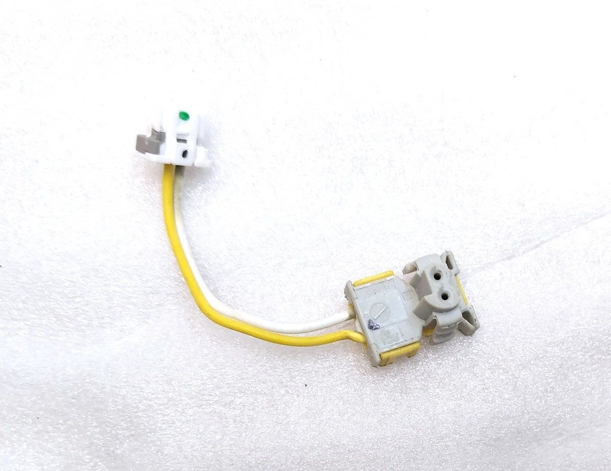 Connector (chip) of the pyropatron of the battery yellow Tesla model S, model S REST, model X 1004635-00-A