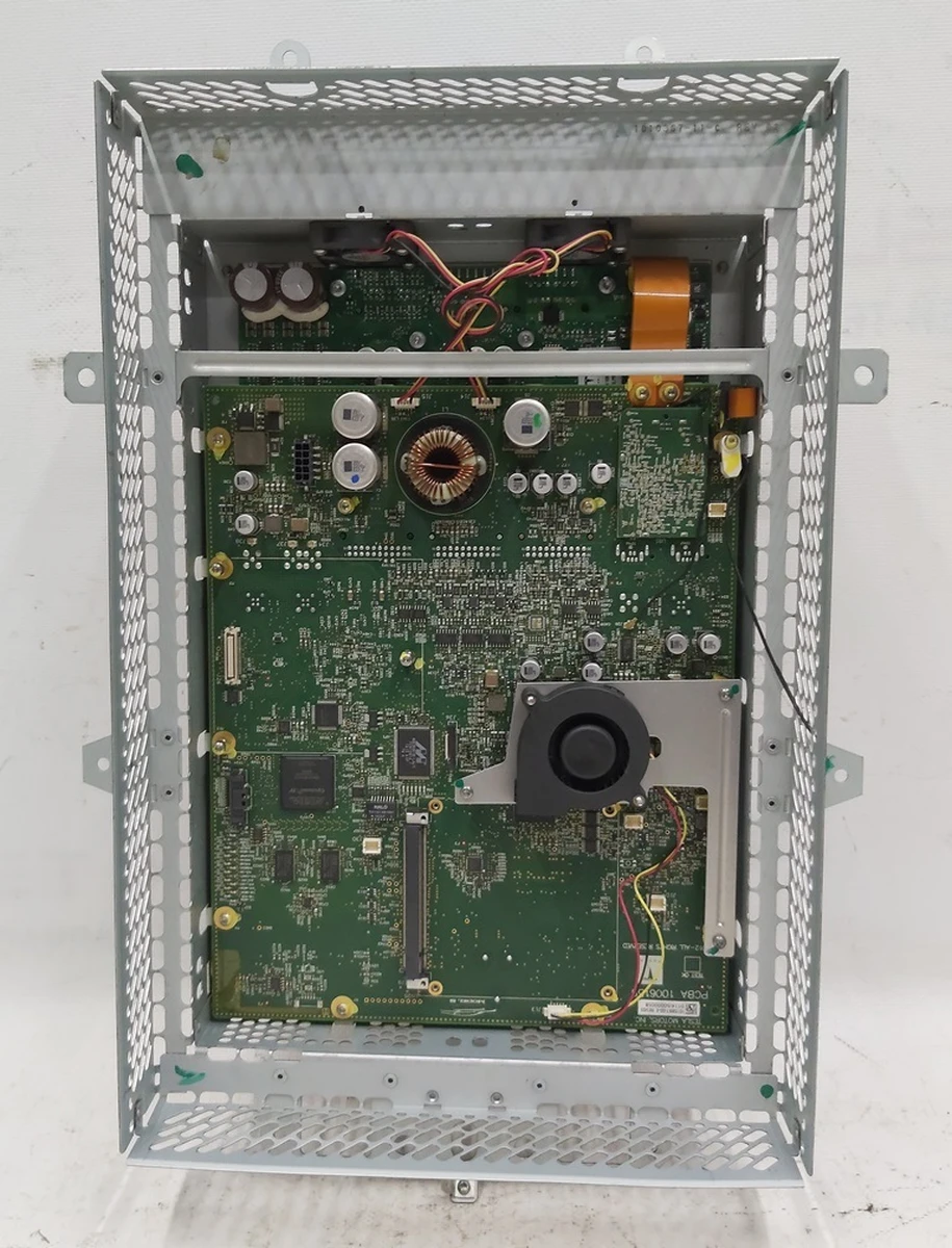 1 Главный блок управления (большой сенсорный экран MCU) без монитора и шлейфов с повреждением Tesla model X S REST 1098010-00-F