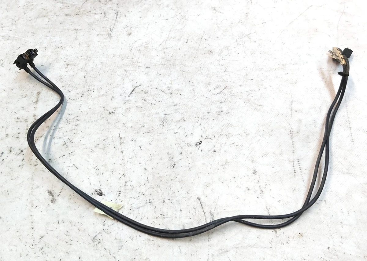 3 Проводка (USB) консоли (комплект 2 шнура) со следами окисления Tesla model S, model S REST 1004815-07-D