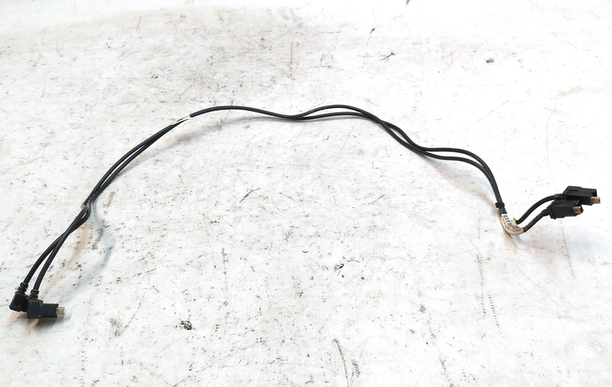 3 Проводка (USB) консоли (комплект 2 шнура) со следами окисления Tesla model S, model S REST 1004815-07-D