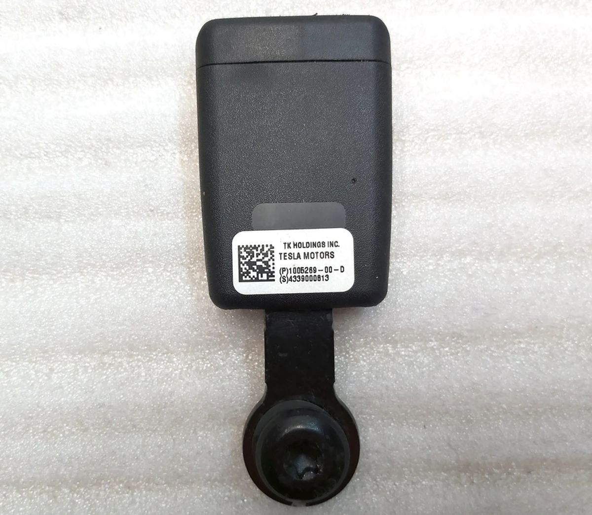 3 Seat belt buckle for 2nd row of seats Tesla model S, model S REST 1005269-00-B