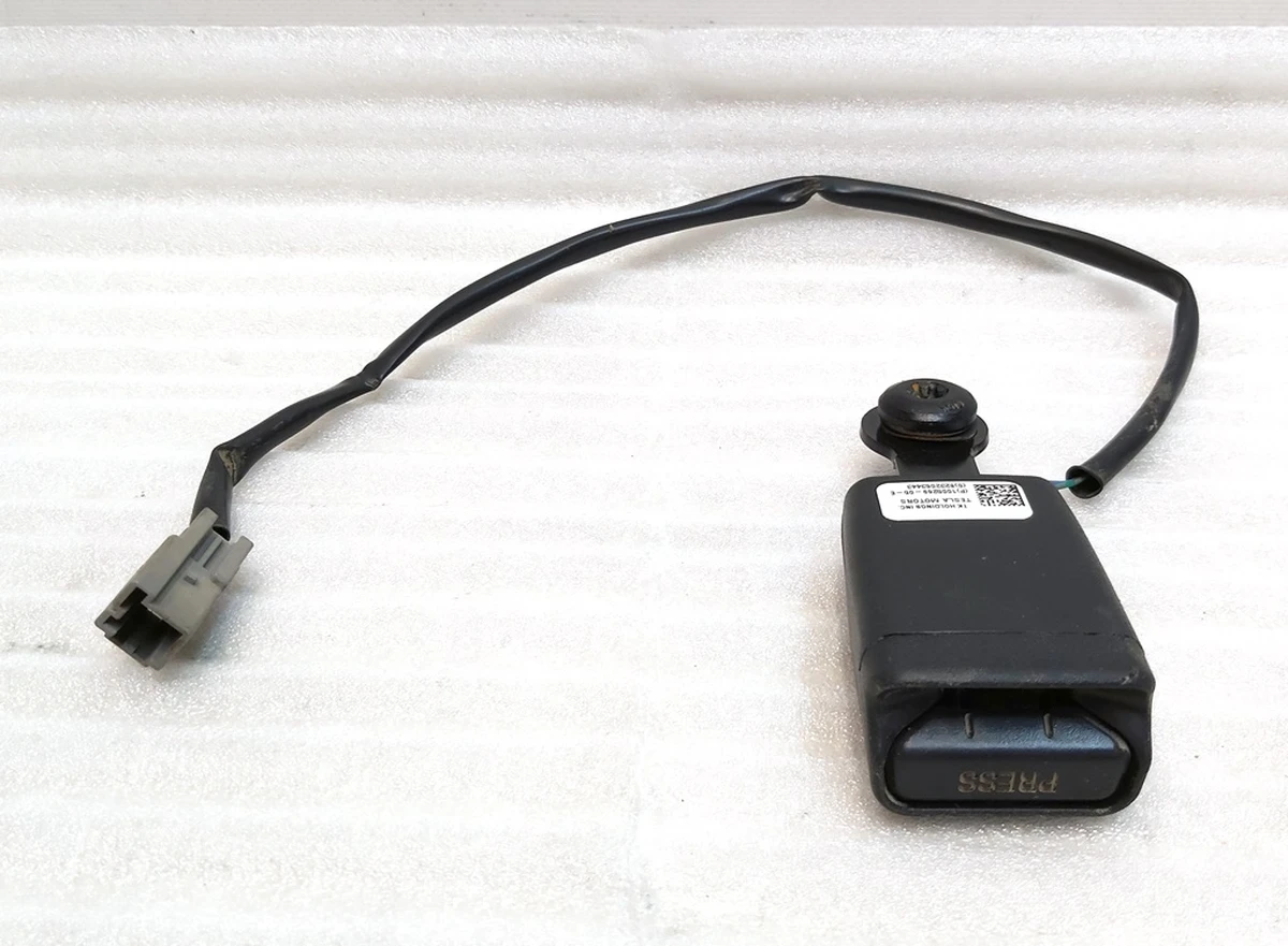 3 Замок ременя безпеки 2-го ряду сидінь Tesla model S, model S REST 1005269-05-E