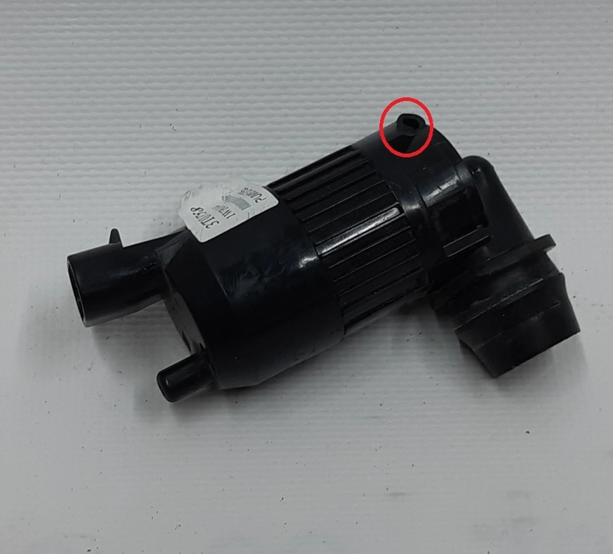 2 Насос бачка стеклоомывателя с повреждением Tesla model S, model S REST 1005453-00-C