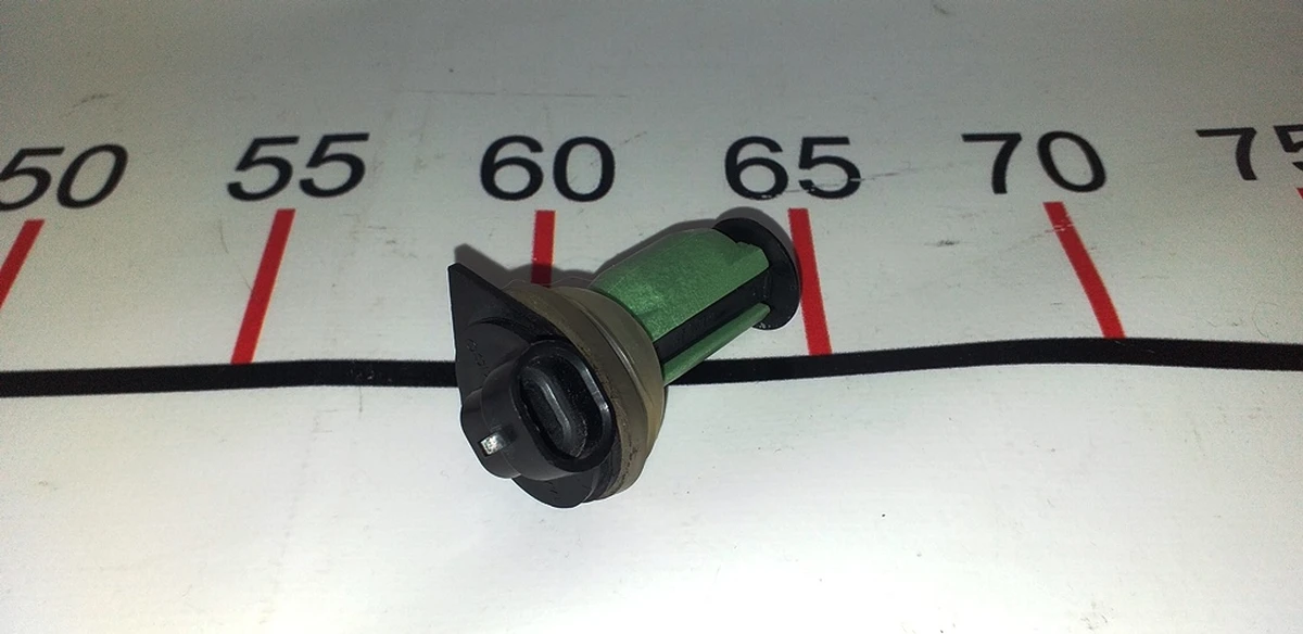 Датчик рівня рідини бачка склоомивача Tesla model S, model S REST 1005454-00-A