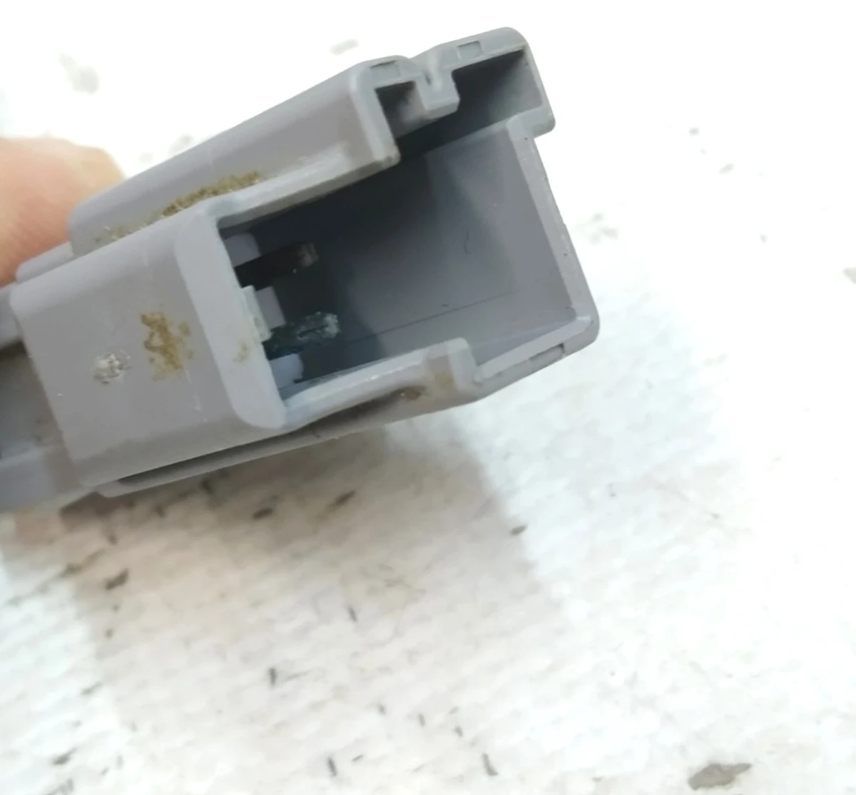 7 Замок ремня безопасности водительского сиденья WHITE (окисление) Tesla Model S, Model S REST, Model X 1005990-07-G