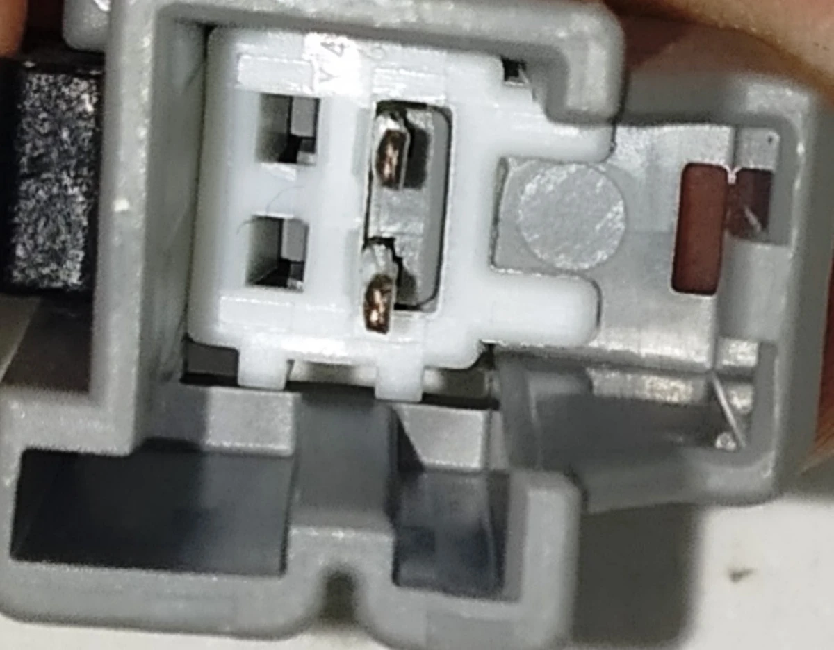 8 Замок ремня безопасности пассажирского сиденья BLK Tesla model S, model S REST, model X 1005991-05-I