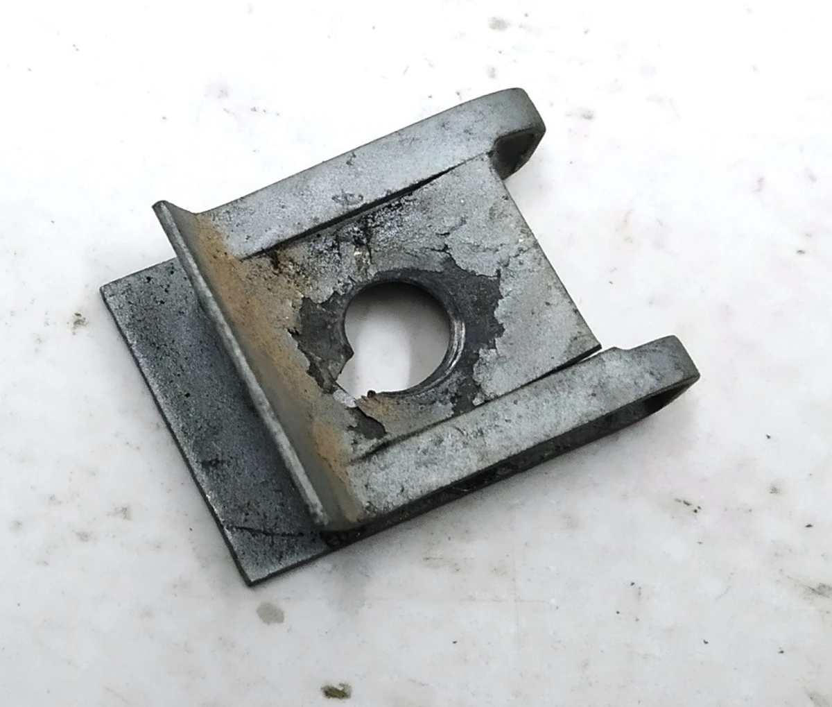 7 Скоба U-NUT M6x0.6-3.5 Tesla model X S REST 1006518-00-A