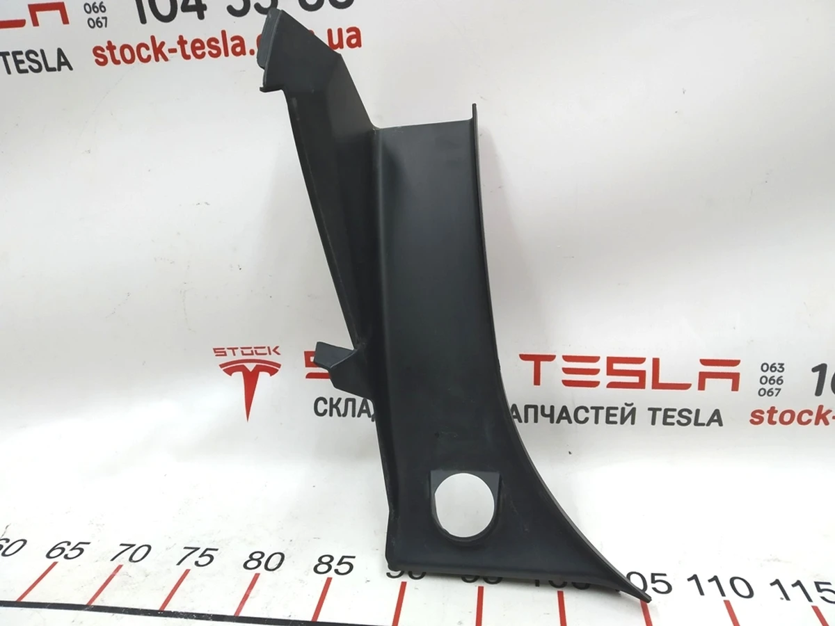 20 Накладка багажного отвору зовнішня Tesla model S, model S REST 1021437-00-D