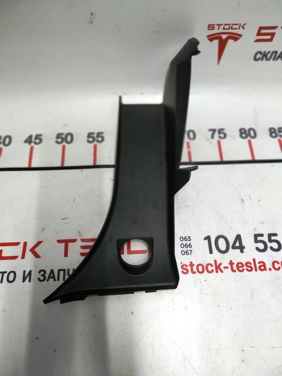 20 Накладка багажного проема наружная левая Tesla model S, model S REST 1021437-00-D
