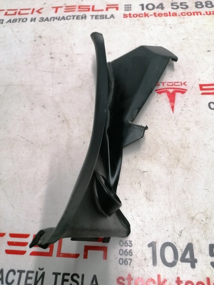 21 Накладка багажного проема наружная правая (с повреждениями) Tesla model S REST 1021438-00-D
