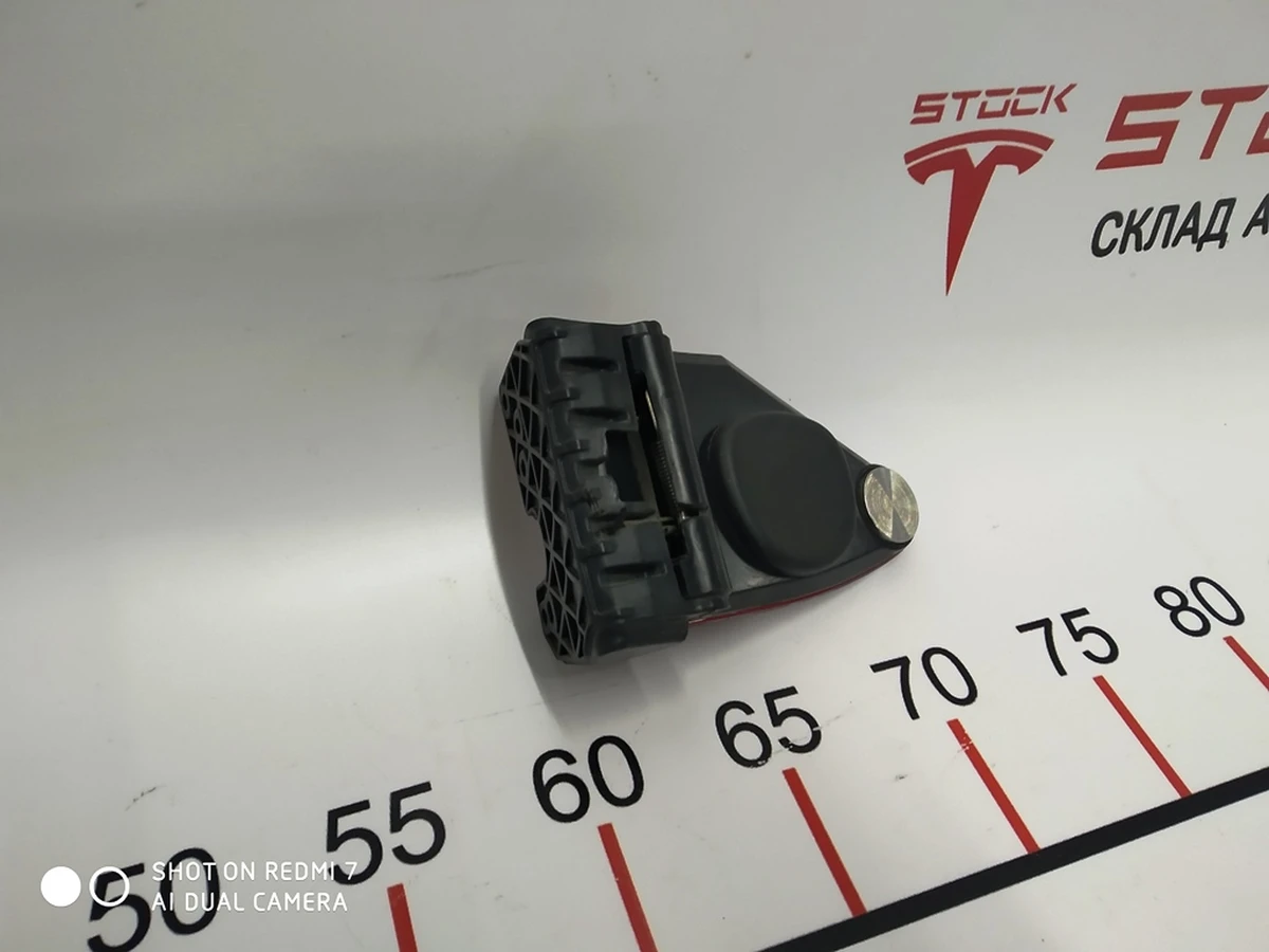 14 Charging port hatch (under the magnet) Tesla model S 1007189-00-G