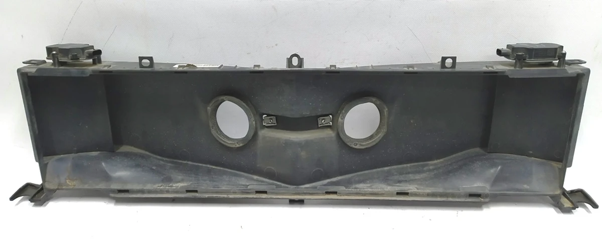 6 Воздуховод центрального радиатора RWD в сборе с лопастями и модулями управления открытием вентиляционной решетки Tesla model S 1007256-00-K