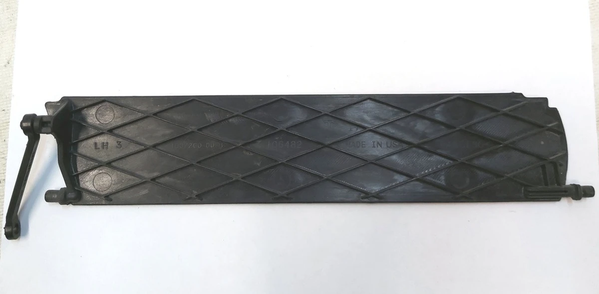 Лопасть люверса левого активного LH3 Tesla model S 1007268-00-F