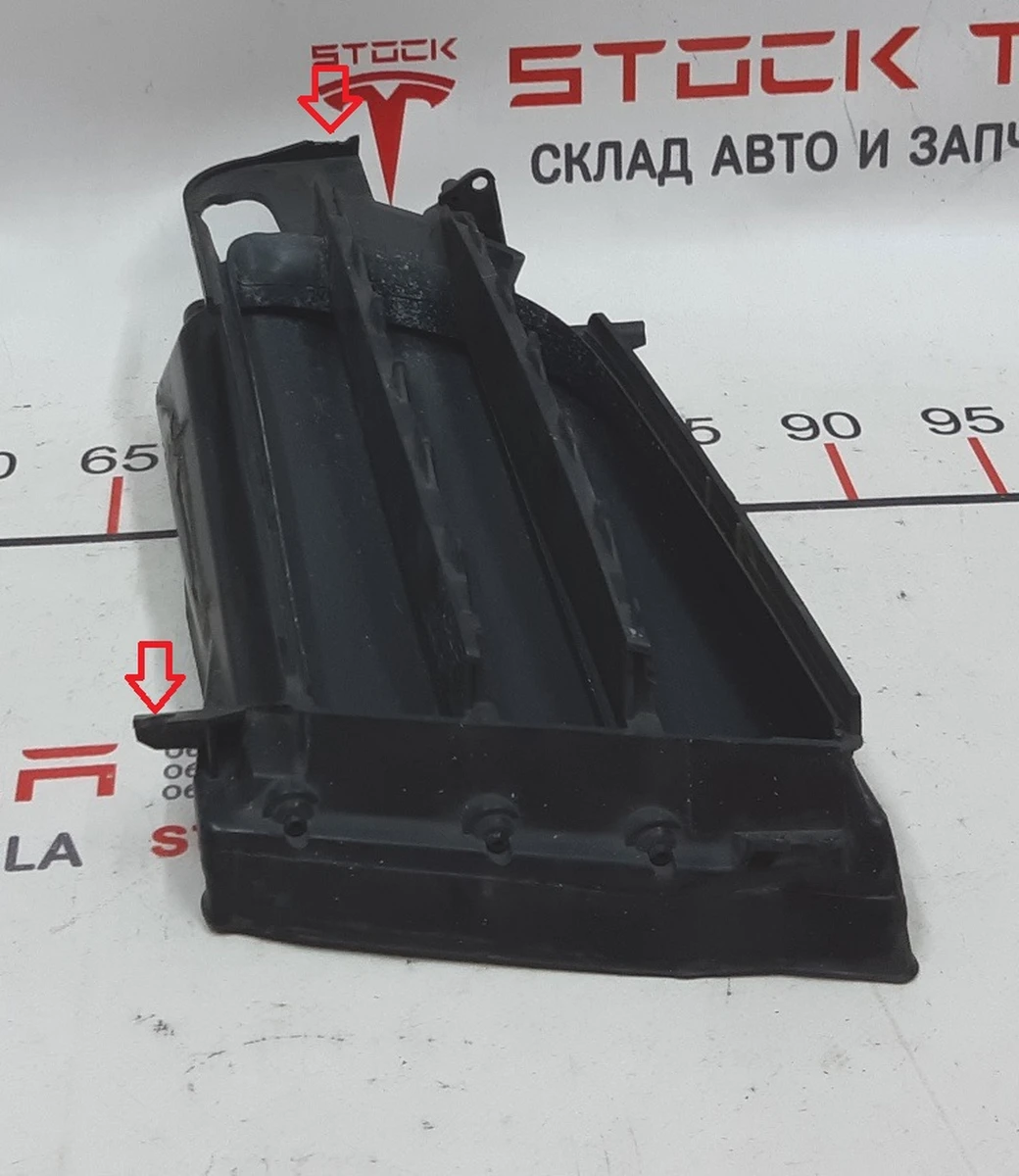 2 Корпус активного люверса лівий (без модуля і хром накладок) з пошкодженням Tesla model S 1007268-00-F