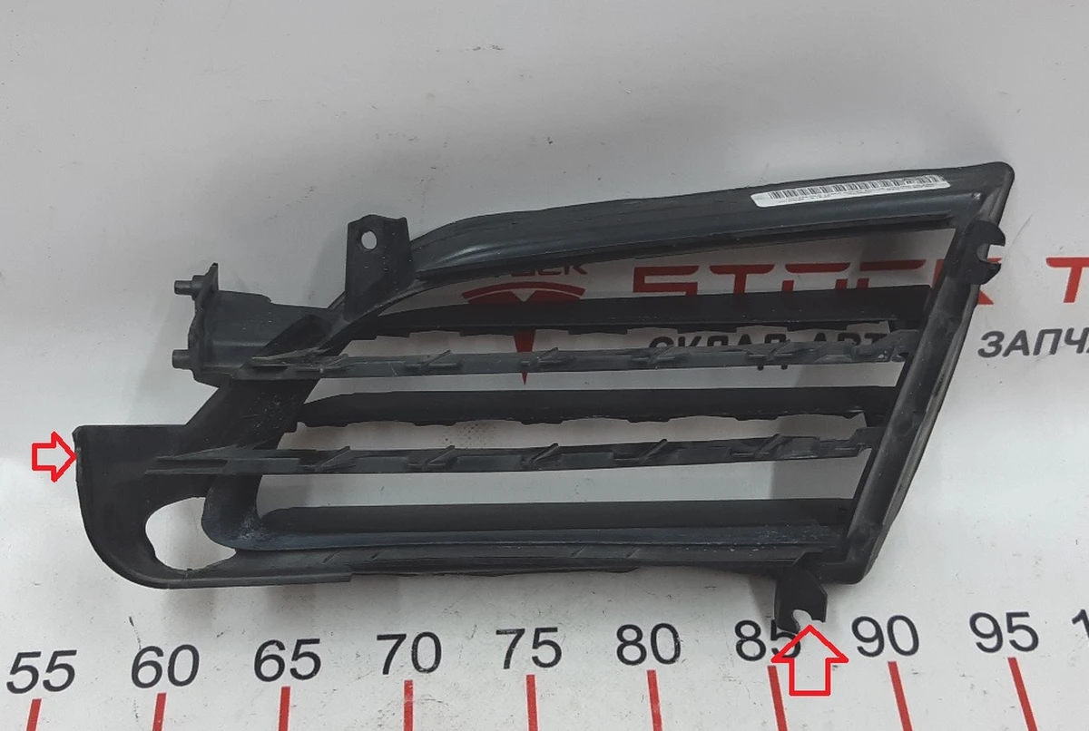 2 Корпус активного люверса лівий (без модуля і хром накладок) з пошкодженням Tesla model S 1007268-00-F